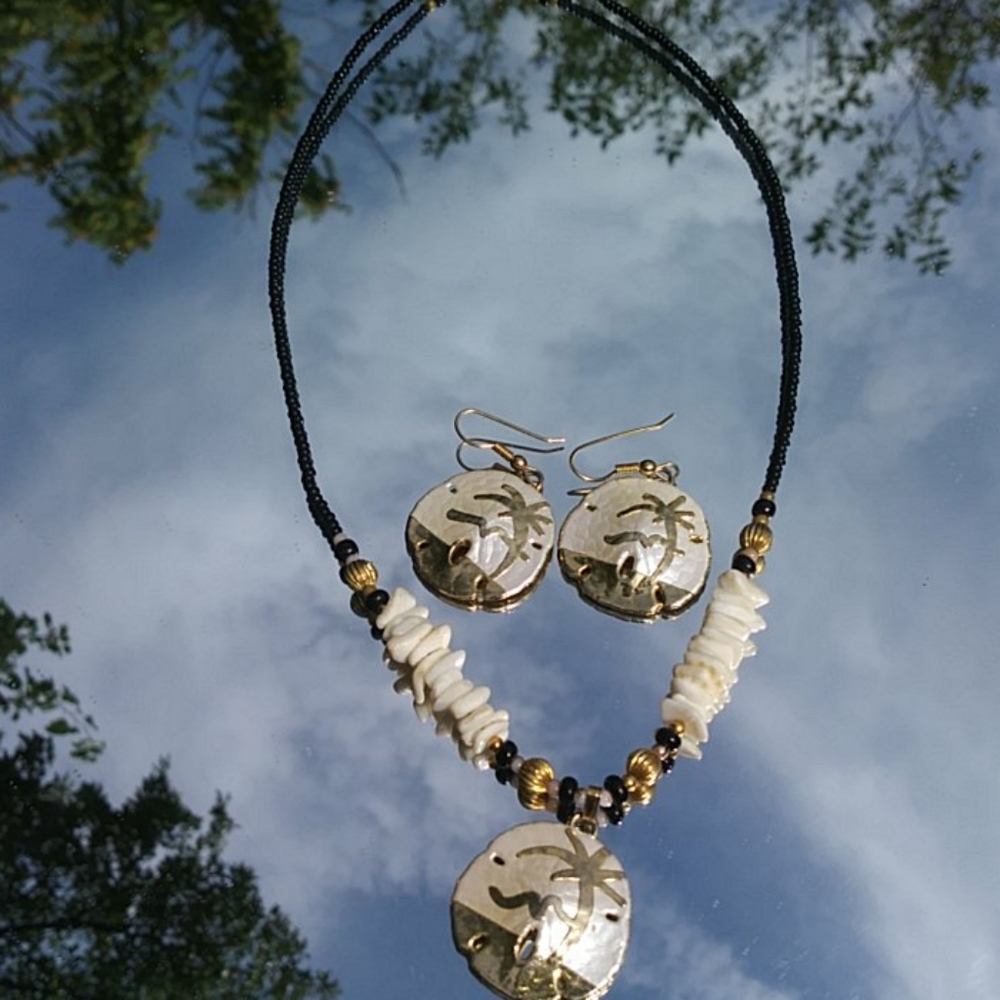 Palm tree and shell matching jewlery set